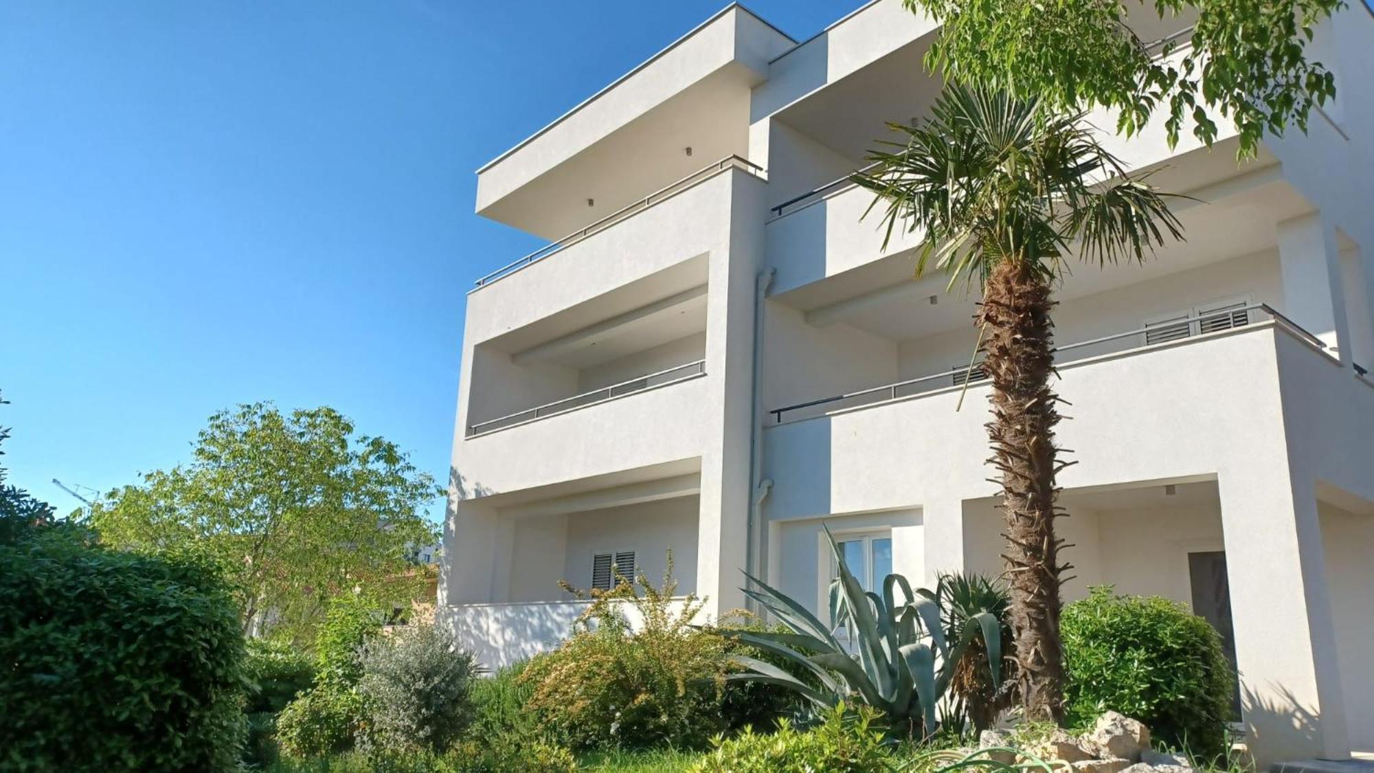 Apartments Daria Krk Town Bagian luar foto