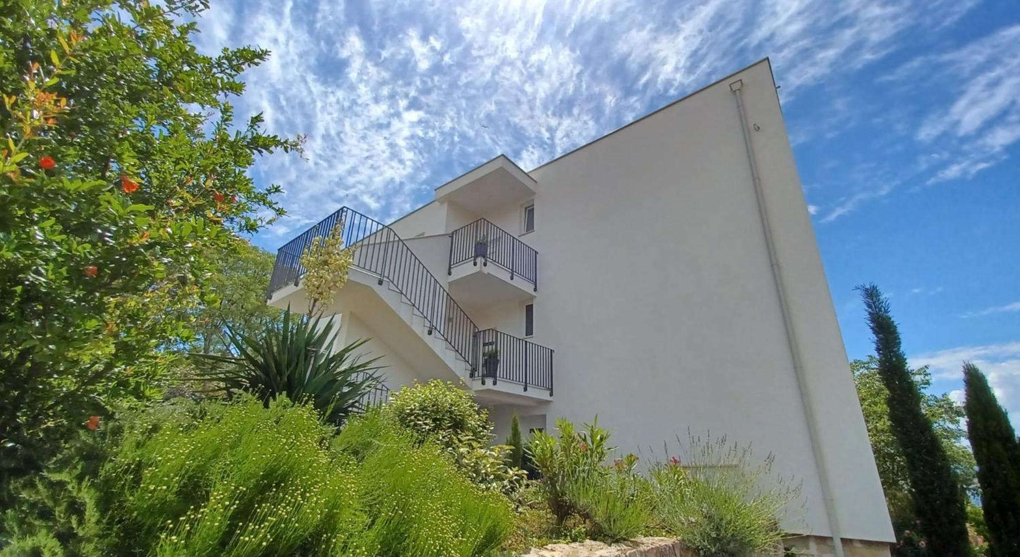 Apartments Daria Krk Town Bagian luar foto