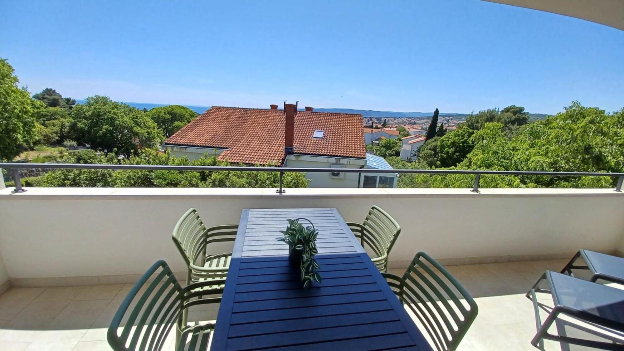 Apartments Daria Krk Town Bagian luar foto
